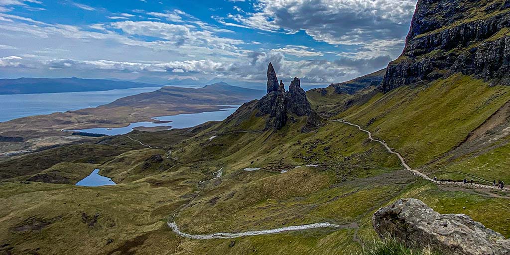 Foto mit Blick auf den old man of storr in Schottland